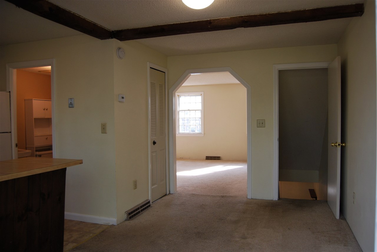 136 Cannongate III Road Nashua, NH 03063 - Photo 6 of 29 Gallery Image 6
