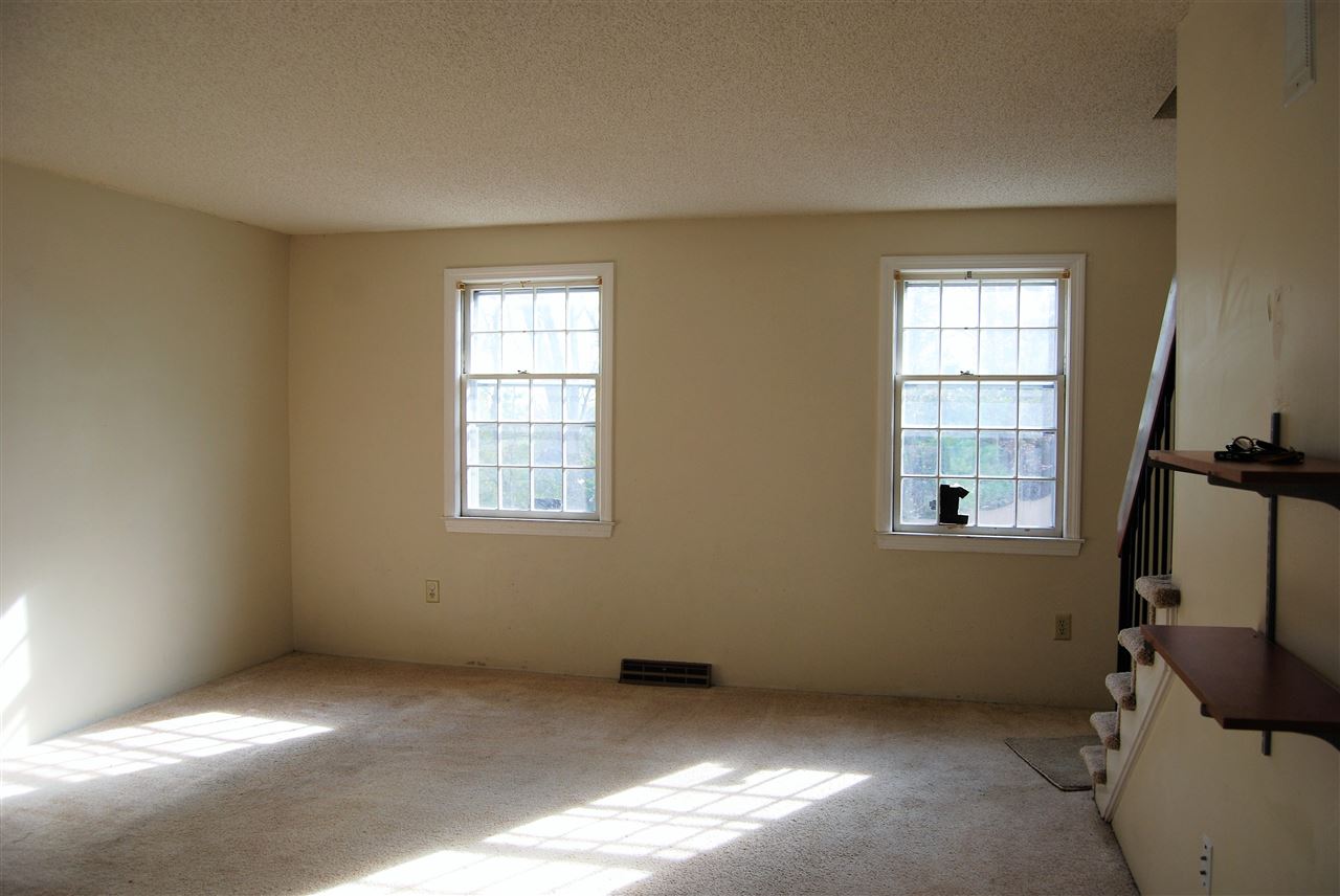 136 Cannongate III Road Nashua, NH 03063 - Photo 7 of 29 Gallery Image 7