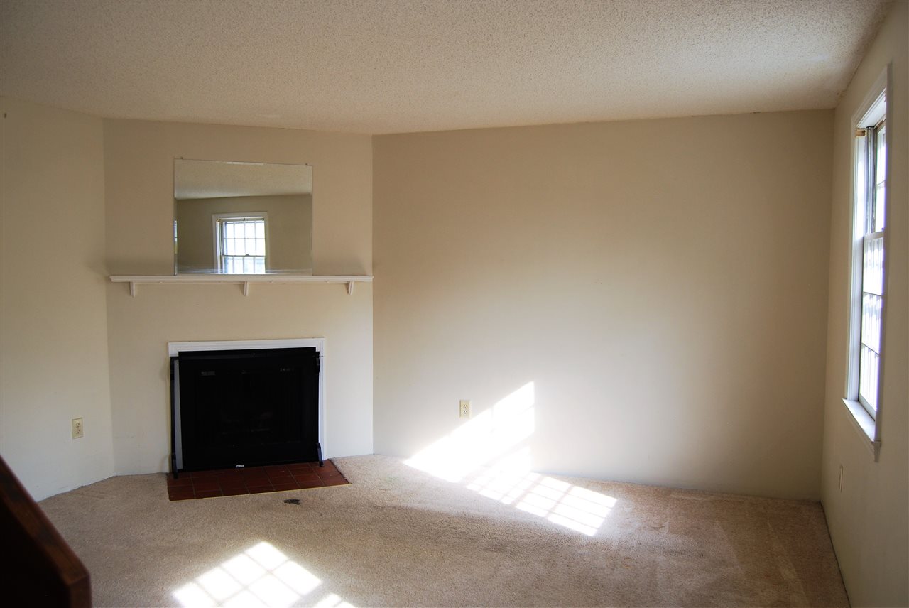 136 Cannongate III Road Nashua, NH 03063 - Photo 8 of 29 Gallery Image 8