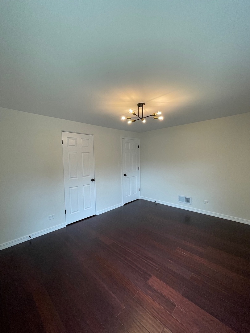 860 Spring Road Elmhurst, IL 60126 - Photo 14 of 20