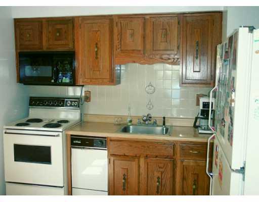 2111 Hulton Road Plum, PA 15147 - Photo 6 of 8 Kitchen.