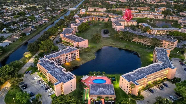 $189,900 | 10433 Sunrise Lakes Boulevard, Unit 409, Sunrise, FL 33322