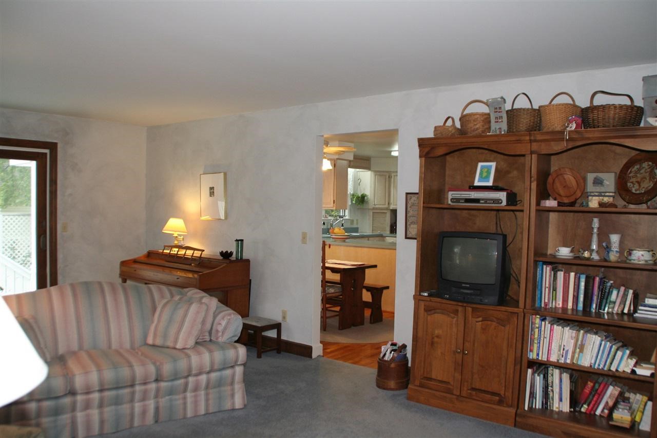 1151 Heatherwoode Road Flint, MI 48532 - Photo 12 of 39 21520639-11.JPG