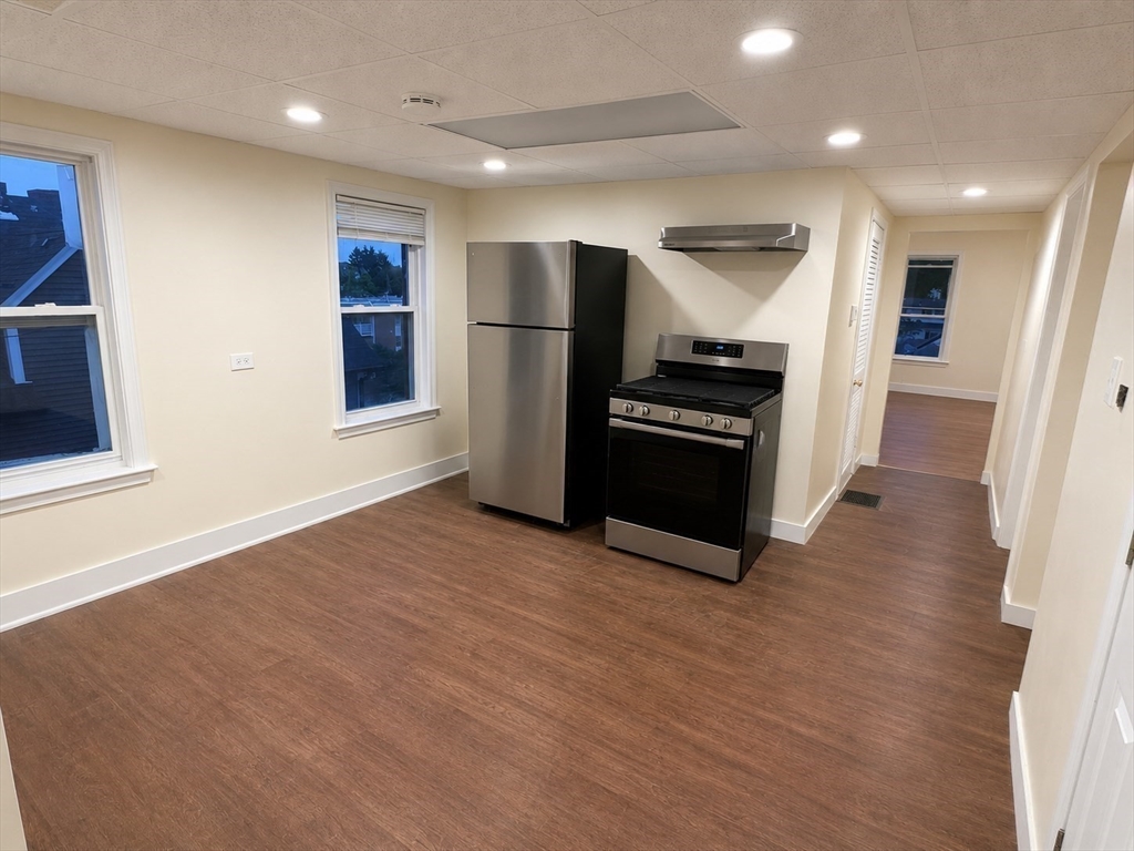 30 Ekman Street, Unit 3 Worcester, MA 01607 - Photo 6 of 11