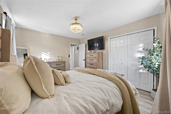$410,000 | 160-08 16th Avenue, Unit 2 | Clearview
