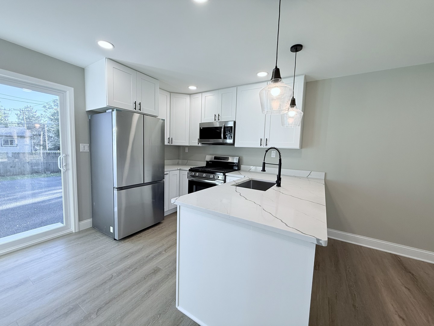 197 Hadleigh Road Bolingbrook, IL 60440 - Photo 10 of 21 Gallery Image 10