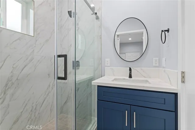 an empty room with floor to ceiling windows and a floor to ceiling window