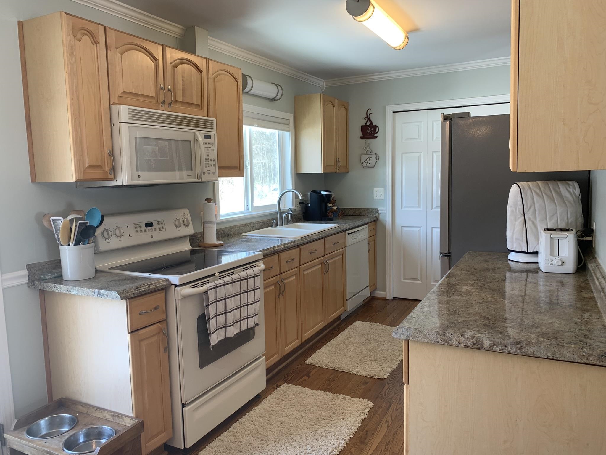 5223 Vinton Road Williamsburg, MI 49690 - Photo 7 of 30 1897570-6.JPG