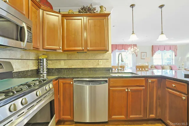 $475,000 | 3207 Leeward Drive, Haverstraw, NY 10927