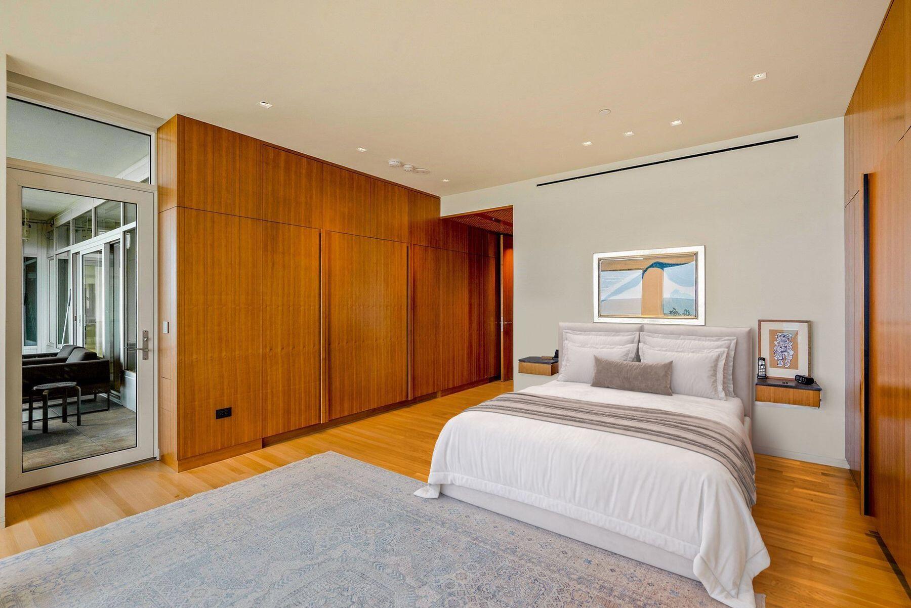 825 North Prospect Avenue, Unit 1801 Milwaukee, WI 53202 - Photo 15 of 31 Primary Suite