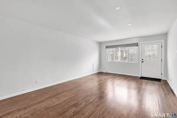 $4,200 | 245 Unquowa Road, Unit 2, Fairfield, CT 06824