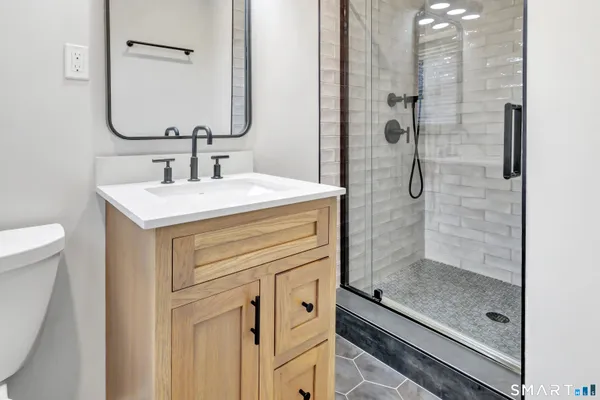 $4,200 | 245 Unquowa Road, Unit 2, Fairfield, CT 06824