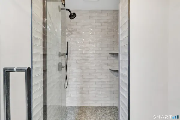 $4,200 | 245 Unquowa Road, Unit 2, Fairfield, CT 06824