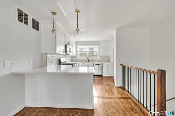 $4,200 | 245 Unquowa Road, Unit 2, Fairfield, CT 06824