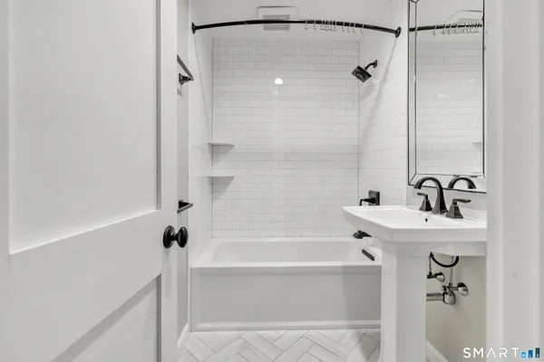 $4,200 | 245 Unquowa Road, Unit 2, Fairfield, CT 06824