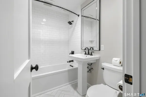 $4,200 | 245 Unquowa Road, Unit 2, Fairfield, CT 06824