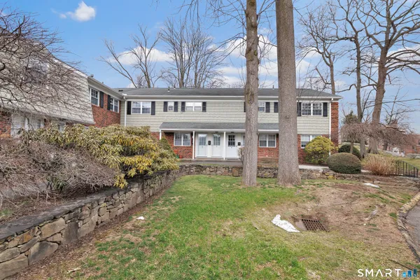 $4,200 | 245 Unquowa Road, Unit 2, Fairfield, CT 06824