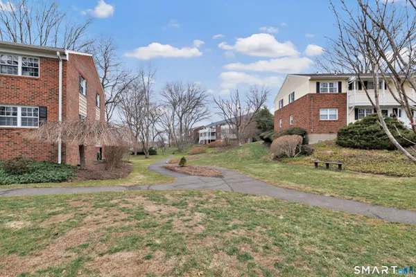 $4,200 | 245 Unquowa Road, Unit 2, Fairfield, CT 06824