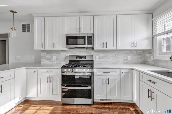 $4,200 | 245 Unquowa Road, Unit 2, Fairfield, CT 06824