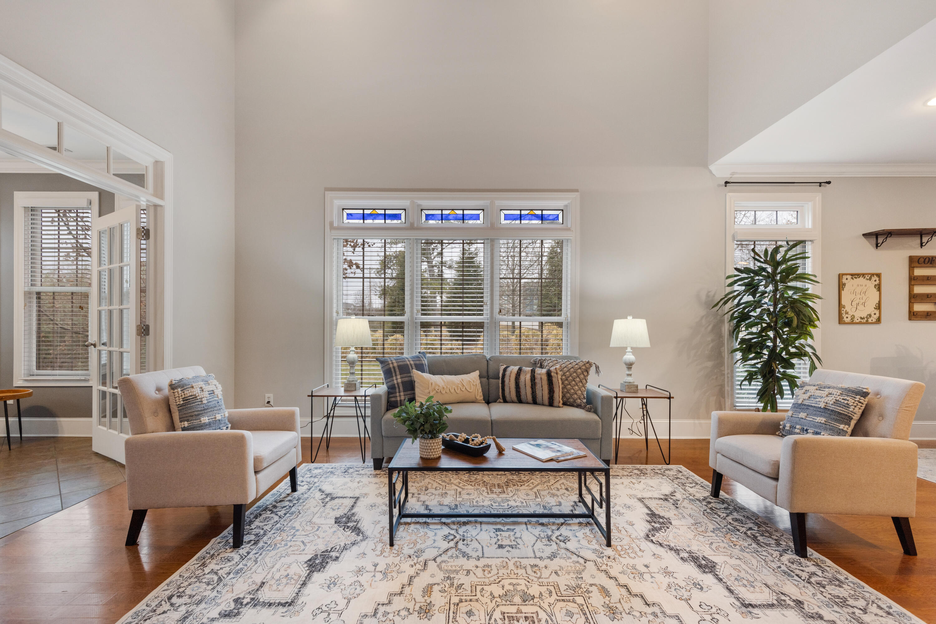 2312 Rivendell Lane Chattanooga, TN 37421 - Photo 22 of 44 ALL. THAT. LIGHT!