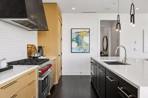 $1,090,000 | 1111 West River Parkway, Unit 23D, Minneapolis, MN 55415