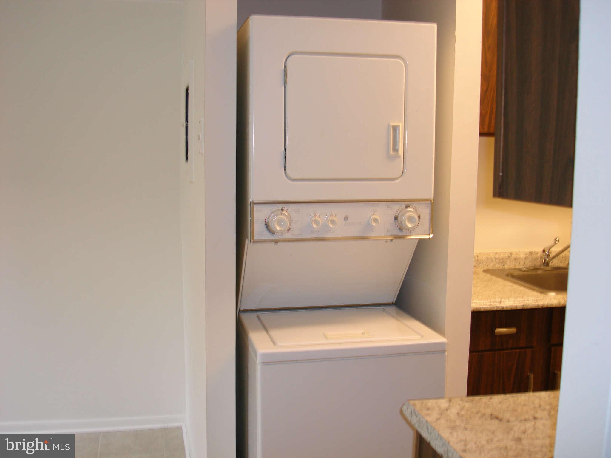 11204 Chestnut Grove Square, Unit 207 Reston, VA 20190 - Photo 17 of 30 Interior General