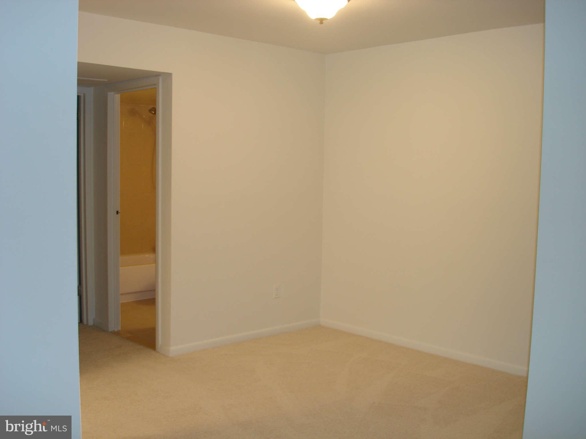 11204 Chestnut Grove Square, Unit 207 Reston, VA 20190 - Photo 20 of 30 Dining Room