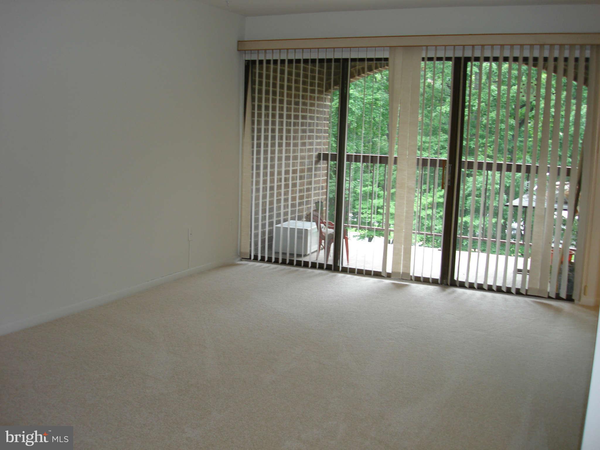 11204 Chestnut Grove Square, Unit 207 Reston, VA 20190 - Photo 21 of 30 Living Room