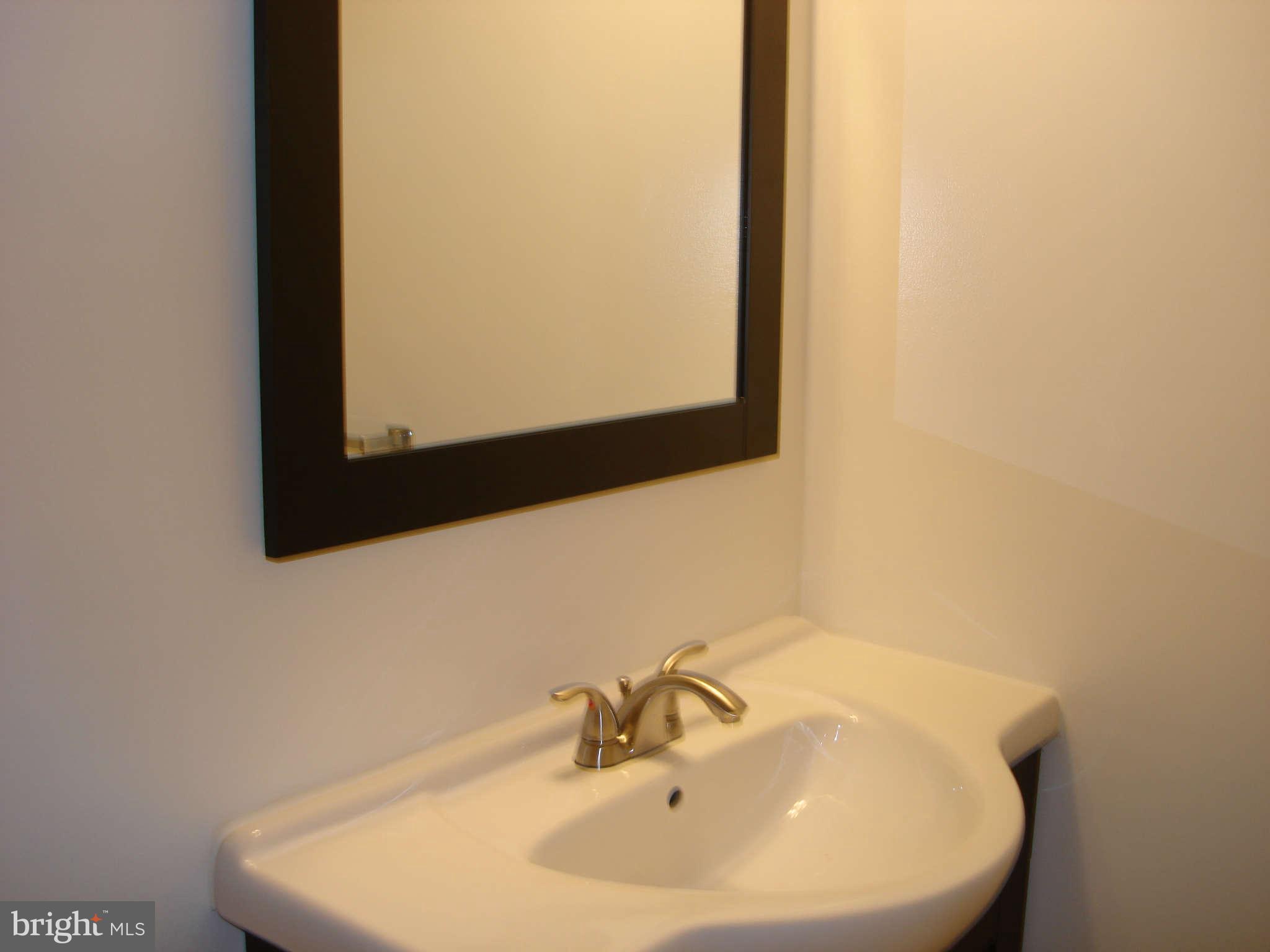 11204 Chestnut Grove Square, Unit 207 Reston, VA 20190 - Photo 23 of 30 Bath