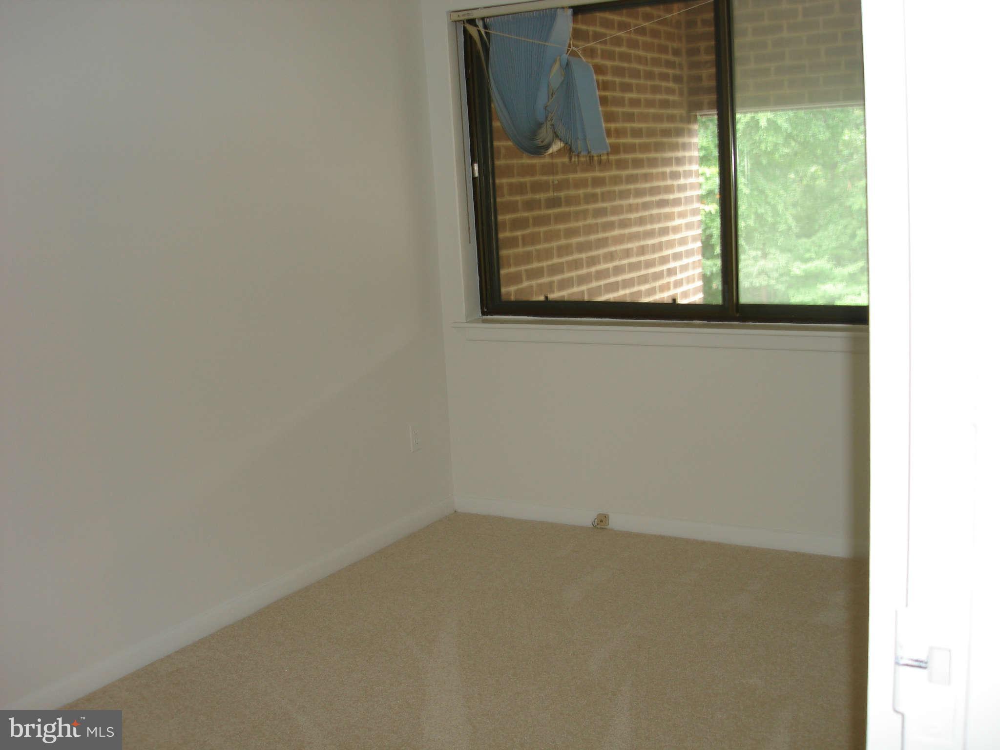 11204 Chestnut Grove Square, Unit 207 Reston, VA 20190 - Photo 26 of 30 Bedroom