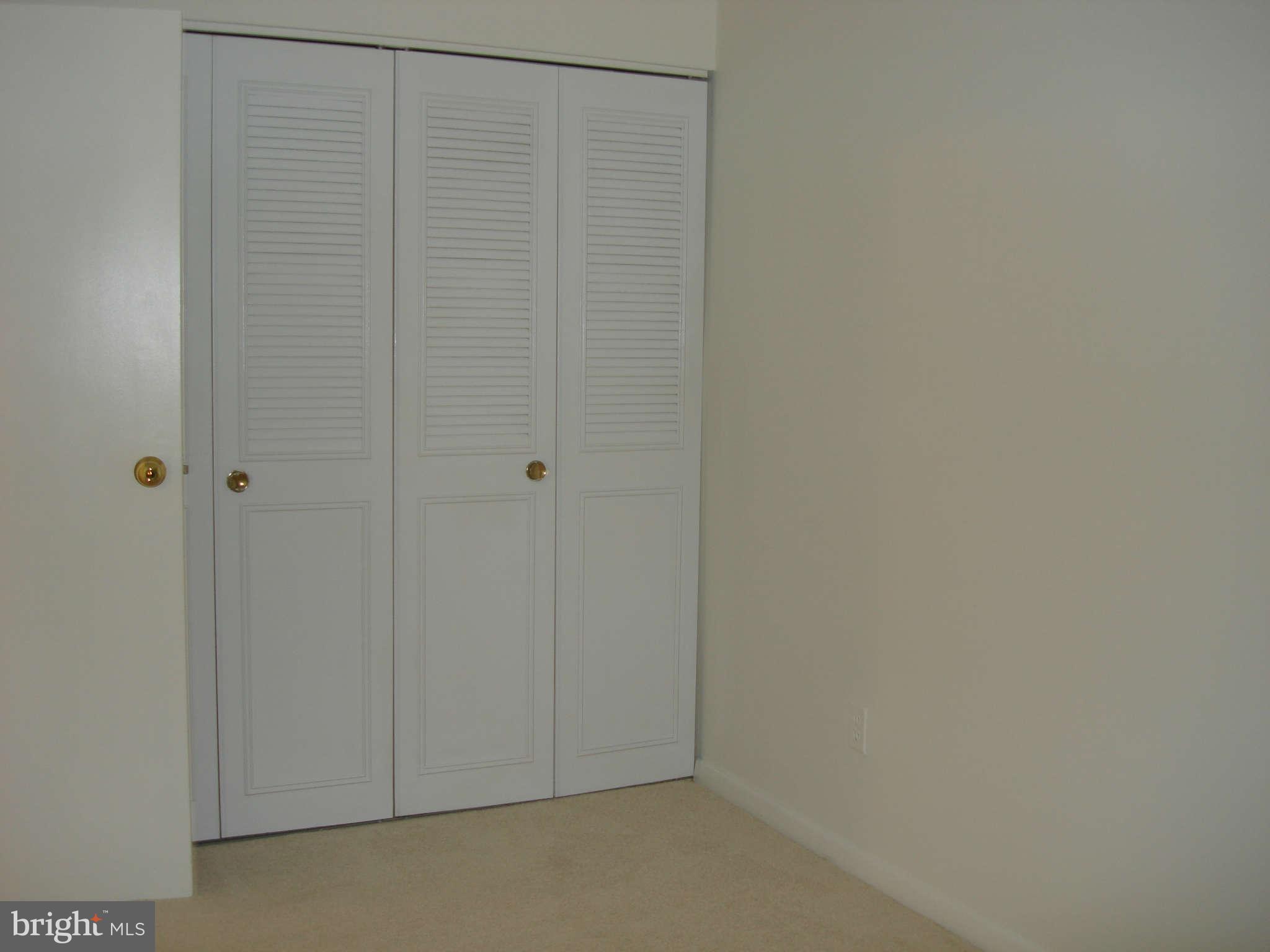11204 Chestnut Grove Square, Unit 207 Reston, VA 20190 - Photo 29 of 30 Interior General