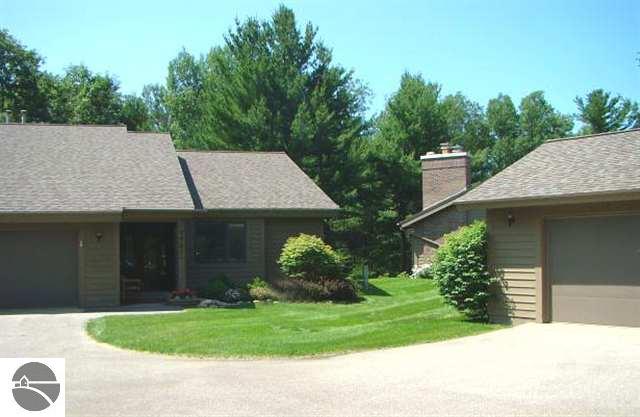 6467 Mission Ridge Traverse City, MI 49686 - Photo 1 of 15 1715749.JPG