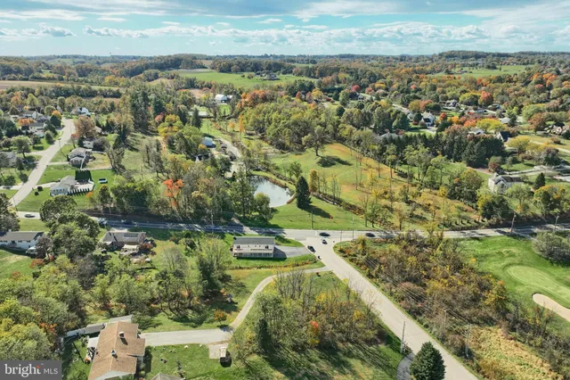 $359,900 | 2525 Springwood Road, York, PA 17402