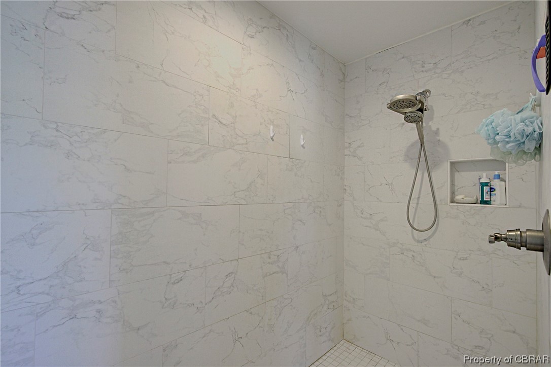4944 Chestnut Fork Road Gloucester, VA 23061 - Photo 7 of 32 Bathroom featuring tiled shower