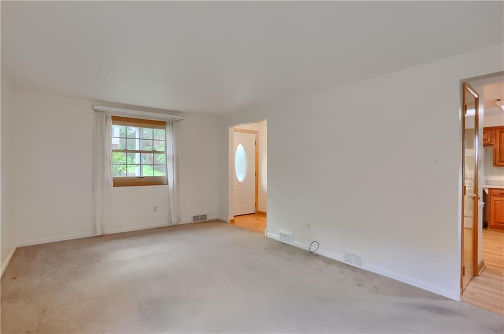 228 Parkedge Road Pittsburgh, PA 15220 - Photo 11 of 35 Gallery Image 11
