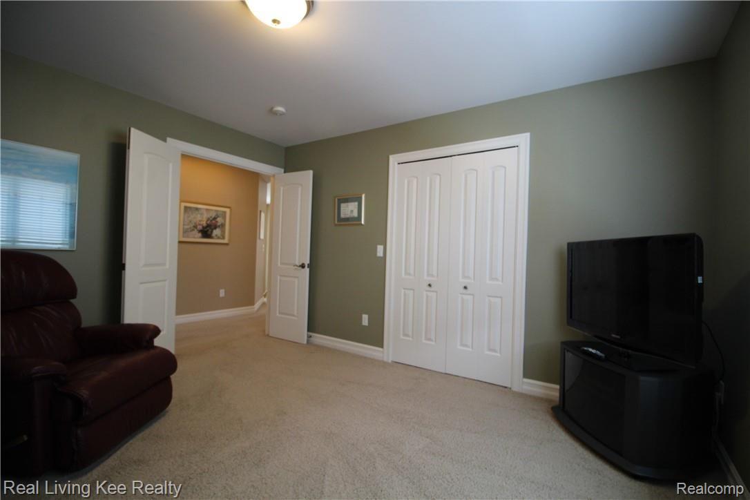 142 Drace Street Rochester, MI 48307 - Photo 58 of 76 20190430-IMG_4156.jpg