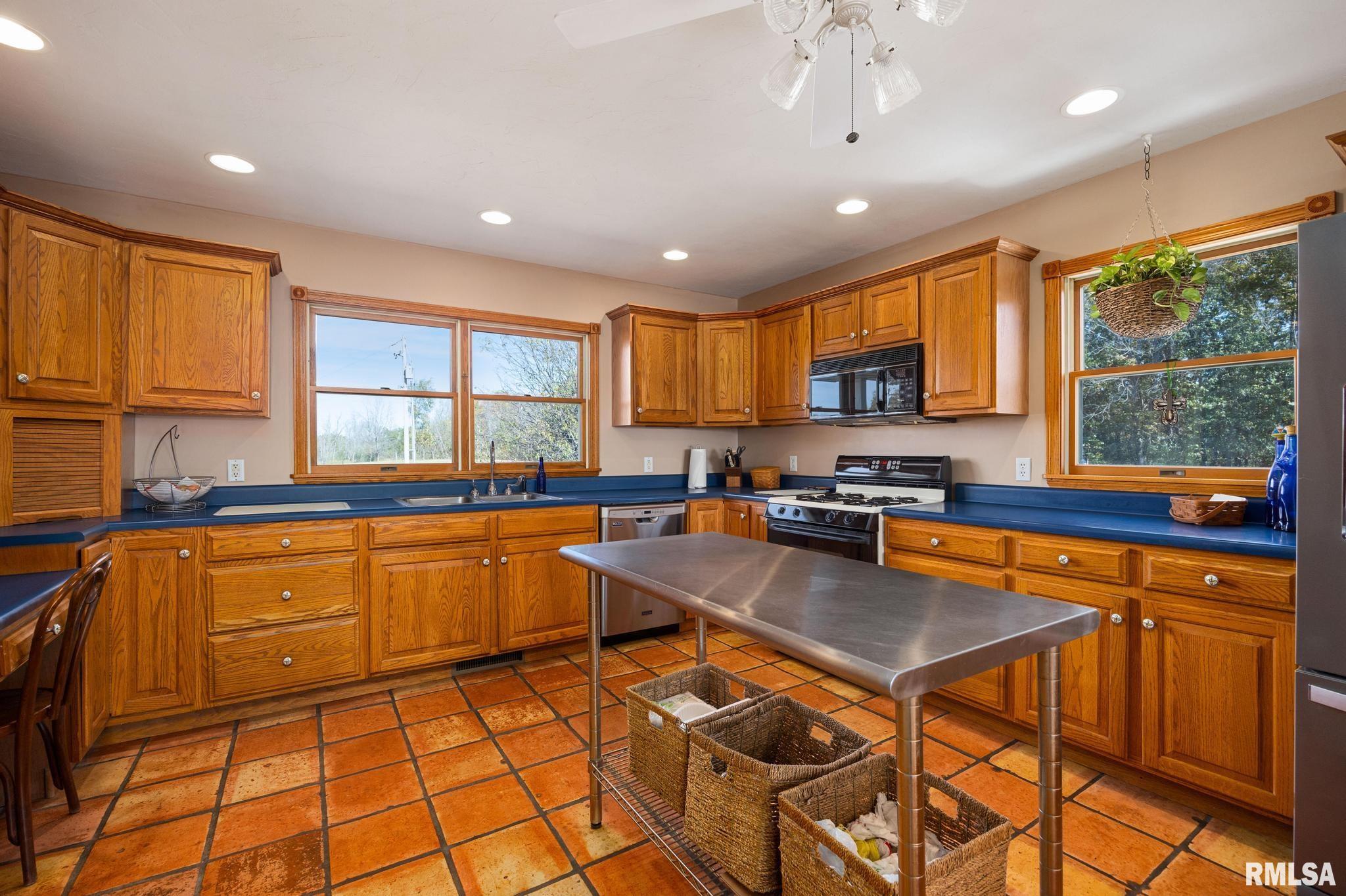 16202 West Cottonwood Road Elmwood, IL 61529 - Photo 23 of 60