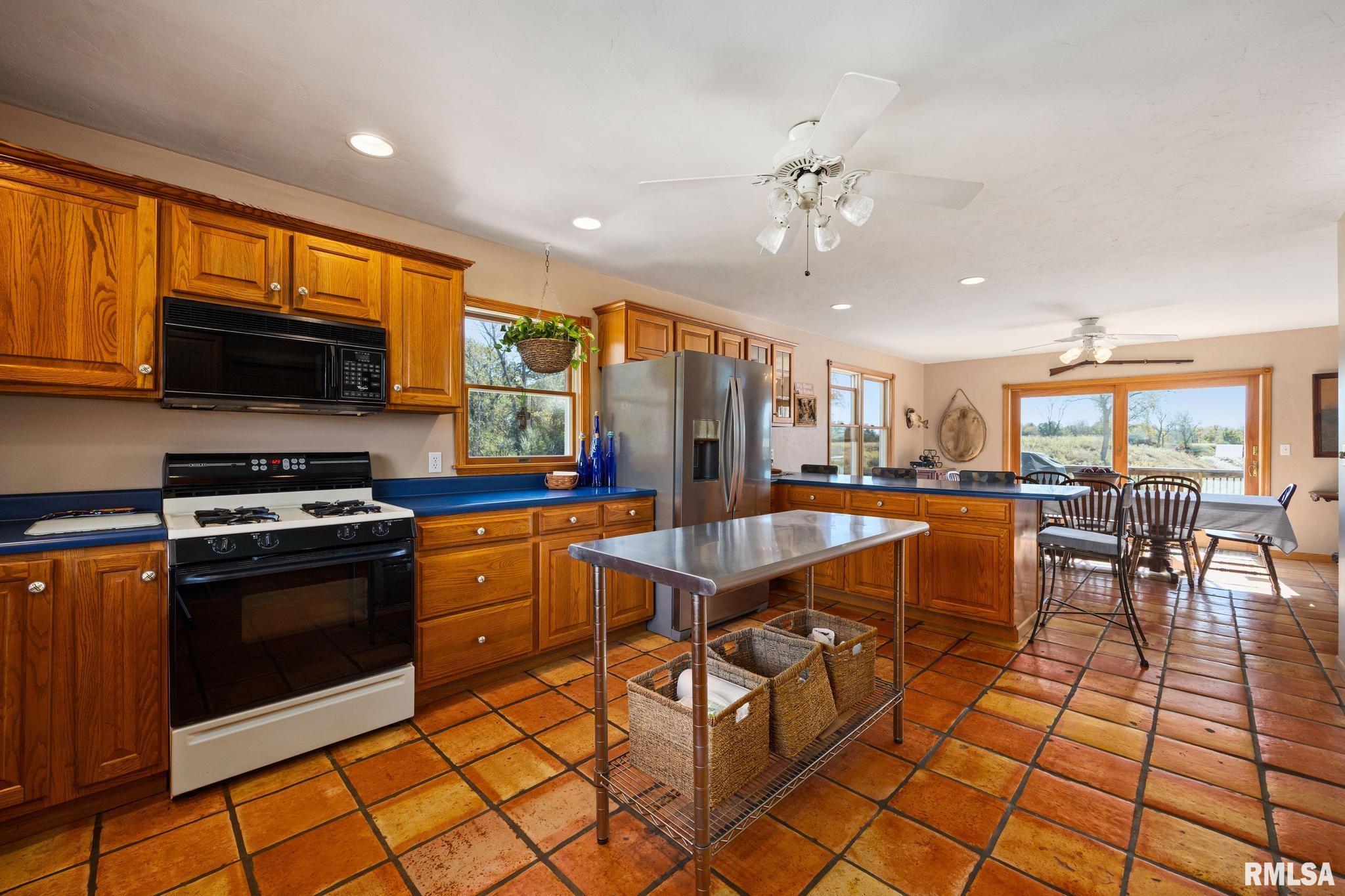 16202 West Cottonwood Road Elmwood, IL 61529 - Photo 24 of 60