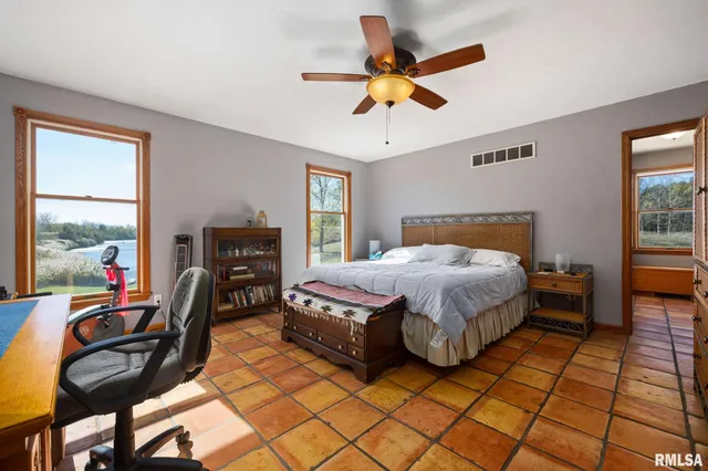 $1,325,000 | 16202 West Cottonwood Road, Elmwood, IL 61529