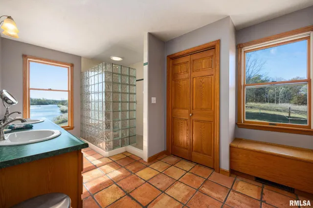 $1,325,000 | 16202 West Cottonwood Road, Elmwood, IL 61529