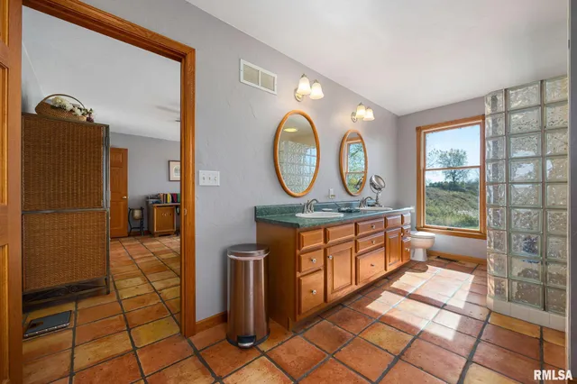 $1,325,000 | 16202 West Cottonwood Road, Elmwood, IL 61529