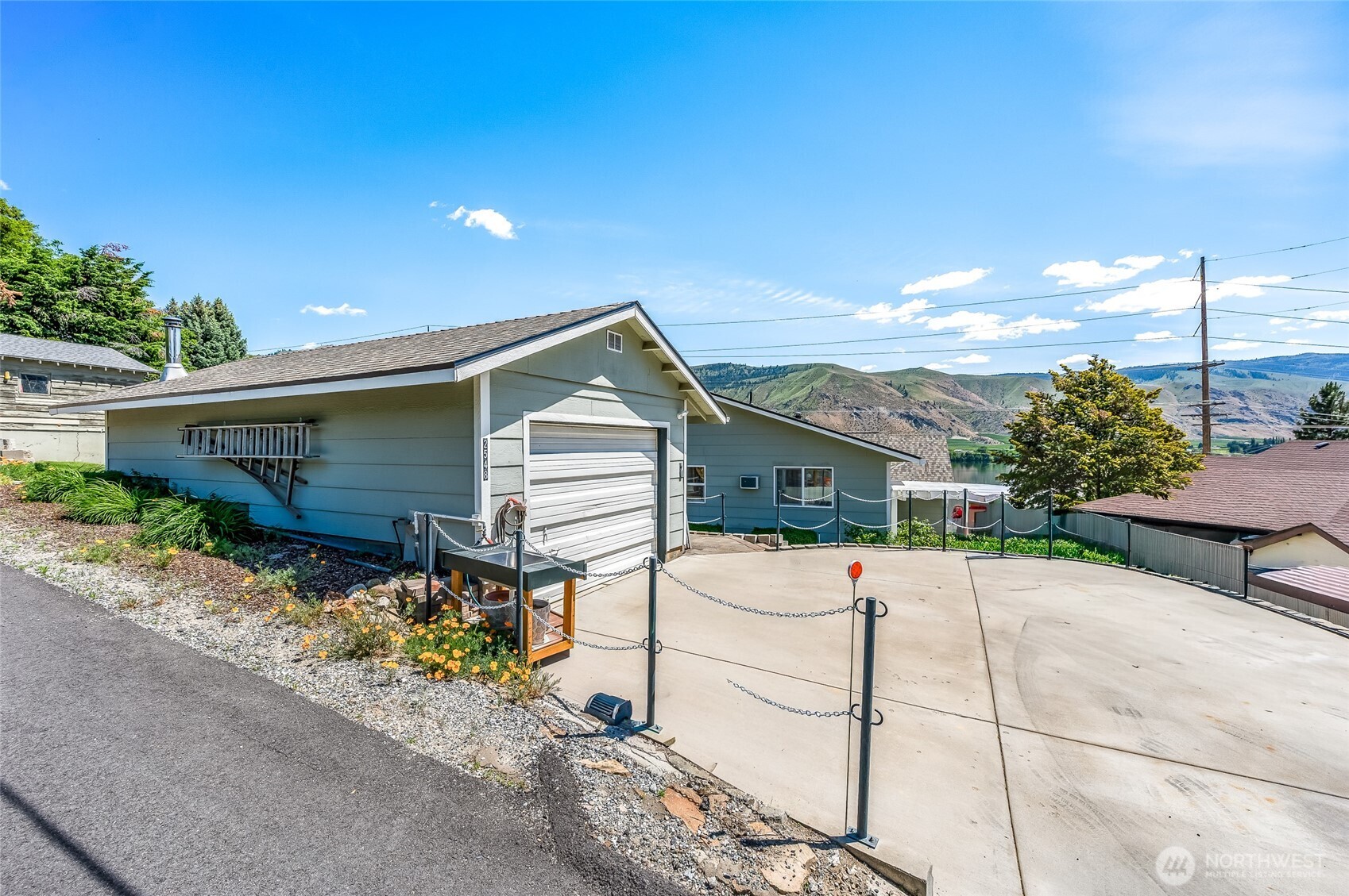 2548 Entiat Way Entiat, WA 98822 - Photo 22 of 40