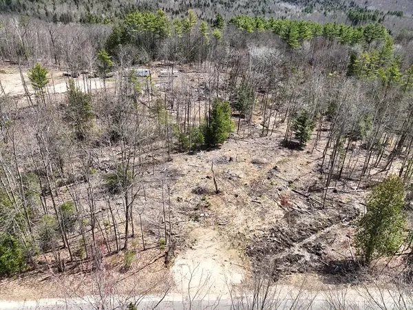 $27,900 | 303 Common Road, Dixfield, ME 04224