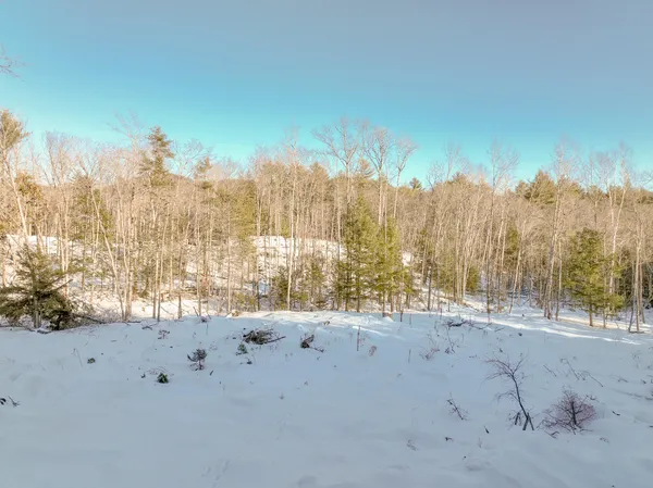 $28,900 | 303 Common Road, Dixfield, ME 04224