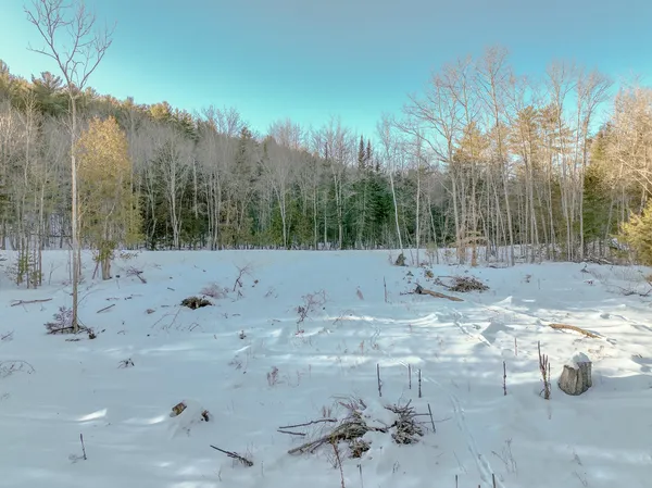 $28,900 | 303 Common Road, Dixfield, ME 04224