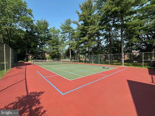 41 Conshohocken State Road, Unit 109 Bala Cynwyd, PA 19004 - Photo 23 of 23 a tennis court that has tennis net