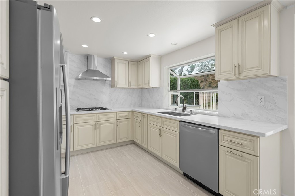 11861 Darby Avenue Porter Ranch, CA 91326 - Photo 4 of 47