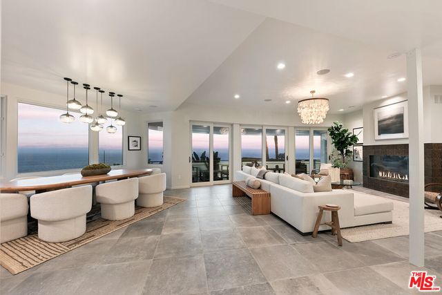 $6,995,000 | 31558 Victoria Point Road, Malibu, CA 90265