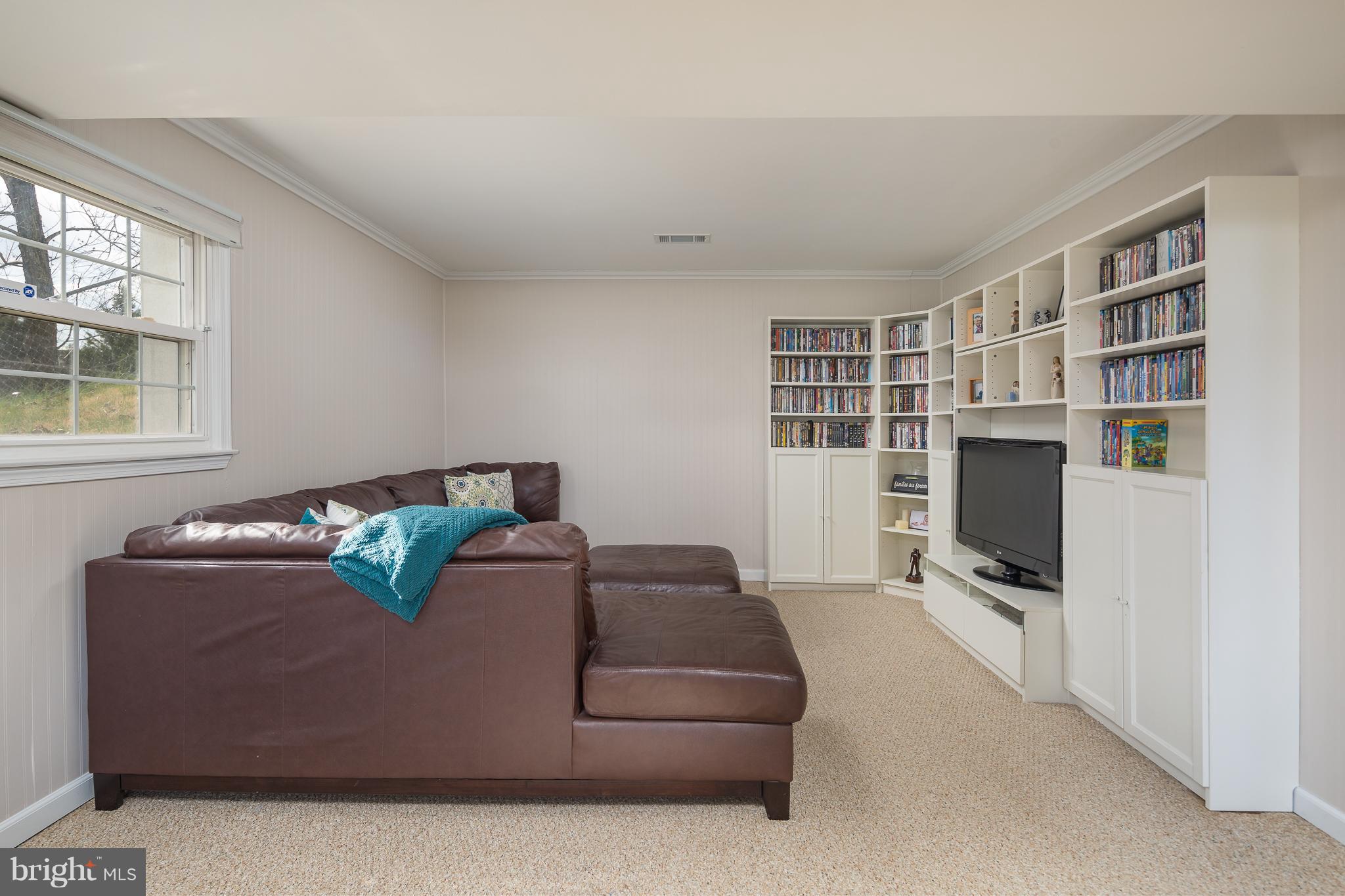 9705 Botsford Road Manassas, VA 20109 - Photo 17 of 22 Family Room