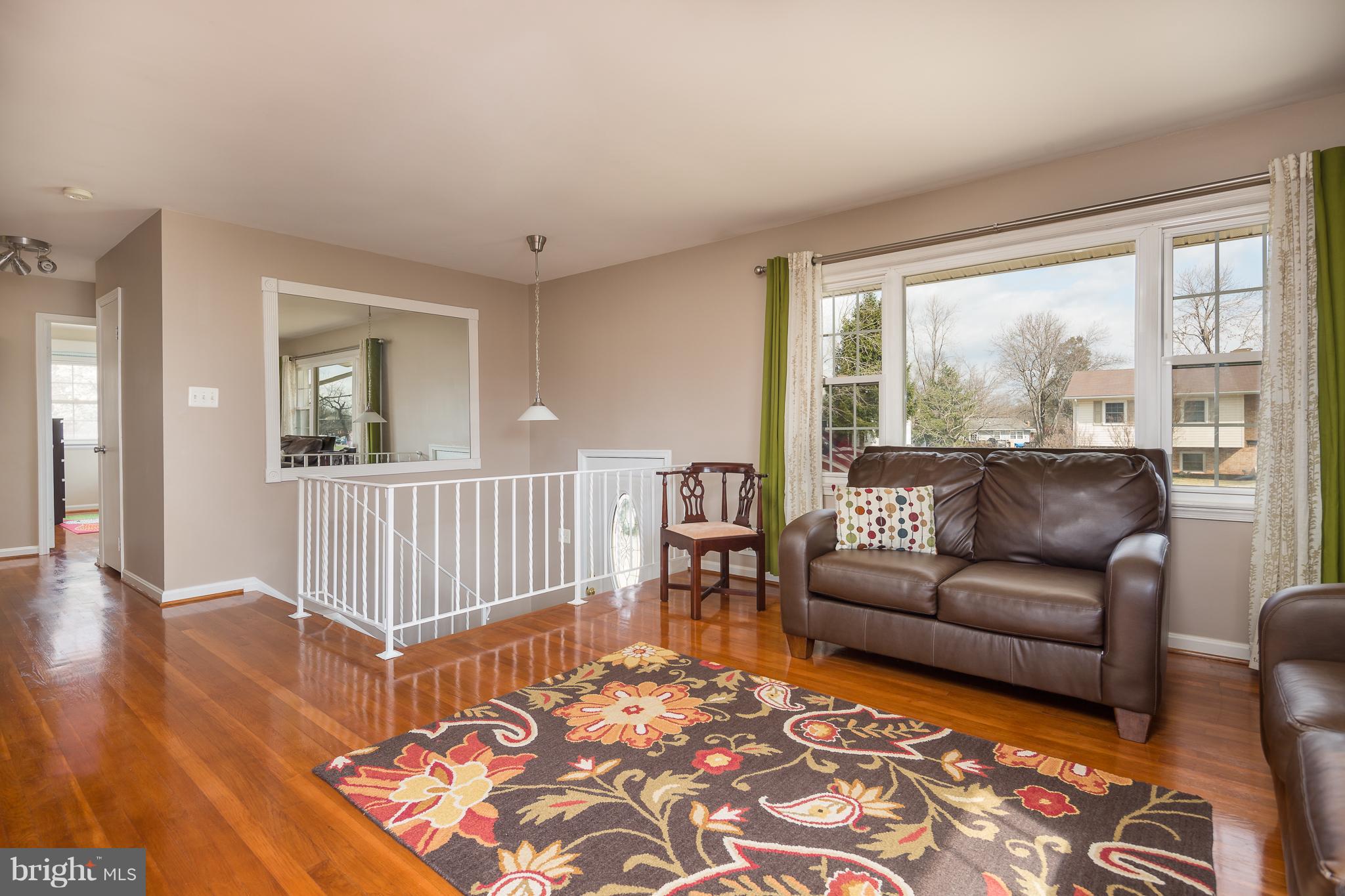 9705 Botsford Road Manassas, VA 20109 - Photo 4 of 22 Beautiful and welcoming family room